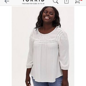 White crinkle gauze embroidered blouse